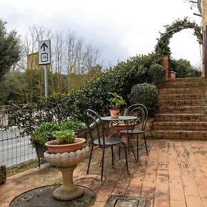 Appartamento Enchanting Flat With Patio In Abbadia A Isola 