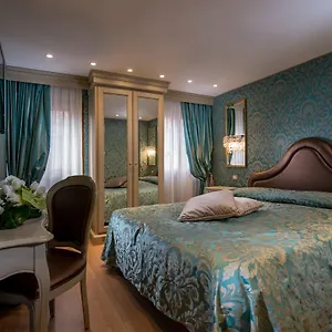 Hotell Ca' Marinella