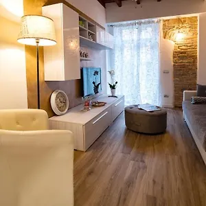 carrara-deluxe-home.it-lombardy.com/